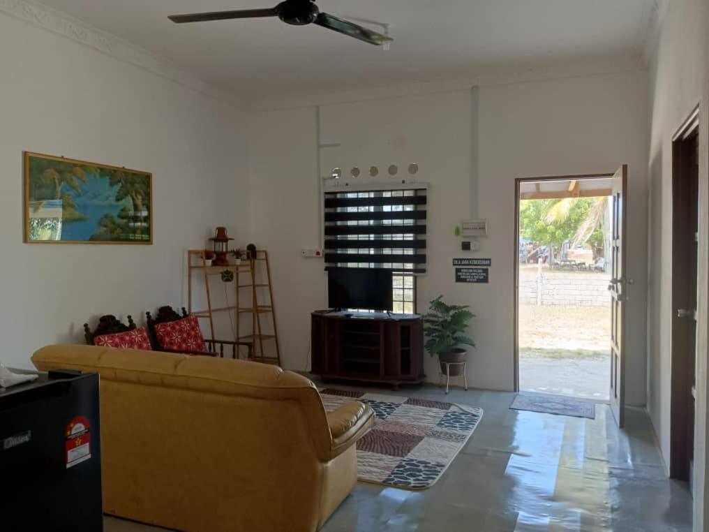 Homestay Lembah Tambunan Kampong Nail Exterior foto